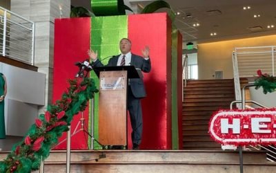 min mayor javier villalobos press mcallen holiday parade 2021